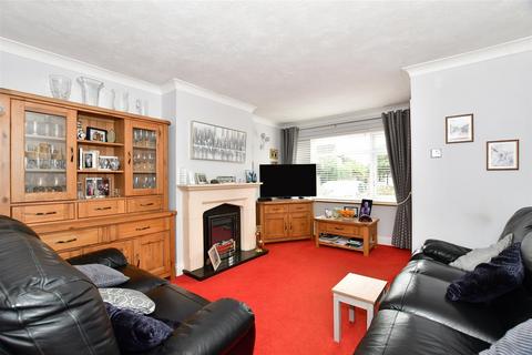 107 Branksome Avenue, Stanford-le-hope, SS17 8BH