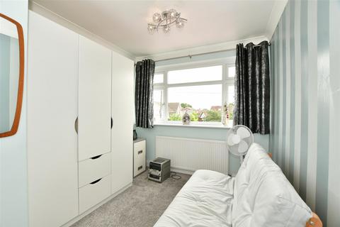 107 Branksome Avenue, Stanford-le-hope, SS17 8BH