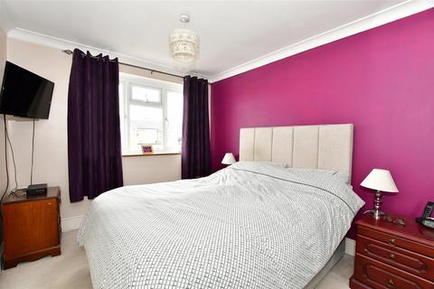107 Branksome Avenue, Stanford-le-hope, SS17 8BH