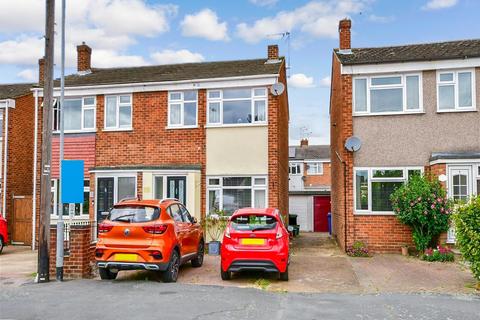107 Branksome Avenue, Stanford-le-hope, SS17 8BH