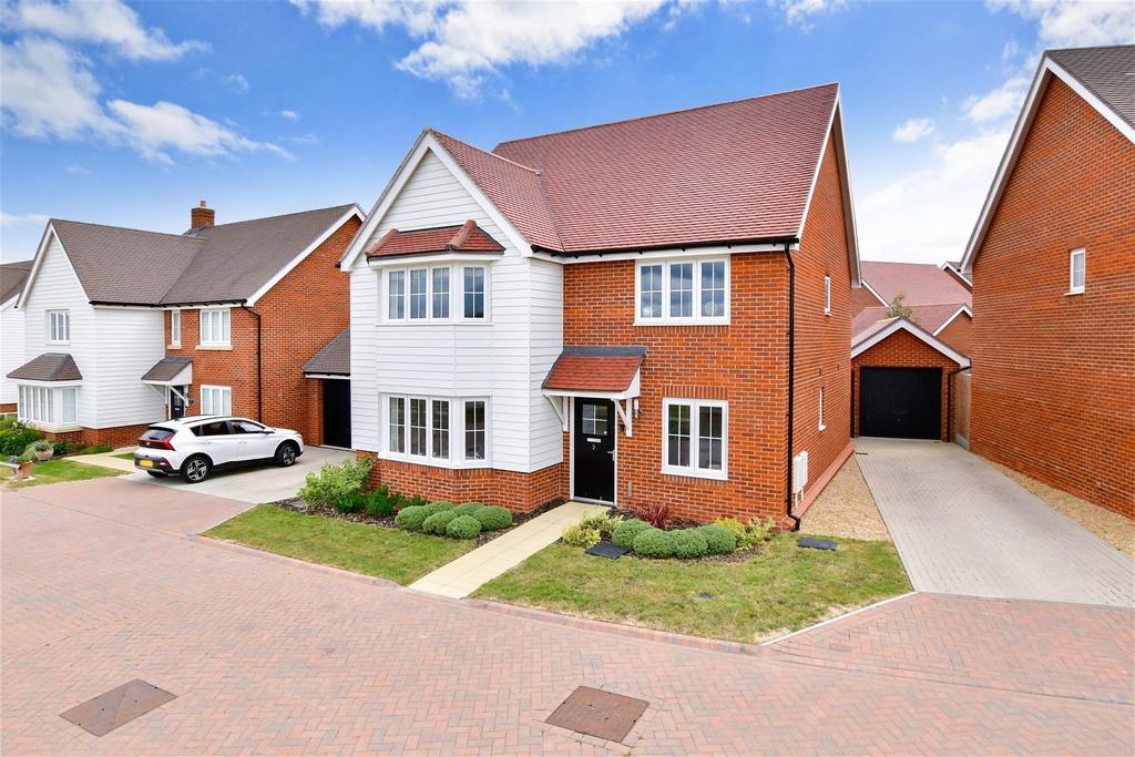 Wealden Way, Headcorn, Kent 5 bed detached house for sale £575,000