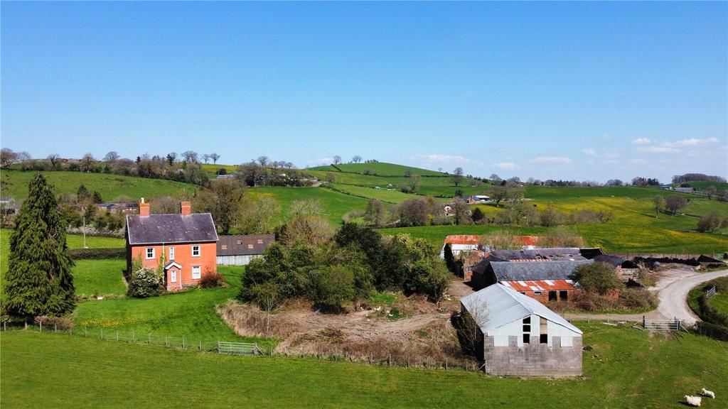 Maesgwyn Ganol, Guilsfield, Welshpool, Powys, SY21 8 bed detached house