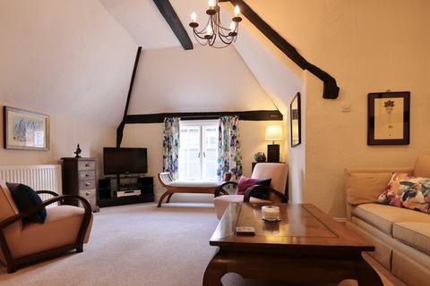 3 bedroom character property for sale, High Street, Great Missenden, HP16