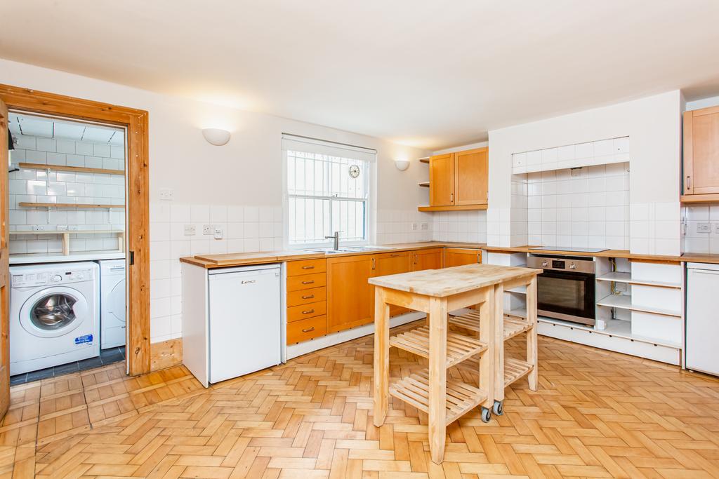 Kitchen (&amp; Utility)