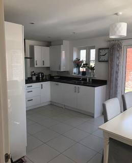 undefined, *SHORT TERM LET* Three bedroom detached house