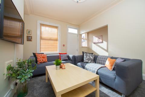 1 bedroom in a house share to rent, 81 Headingley Avenue, Headingley, Headingley, Leeds, LS6 3ER