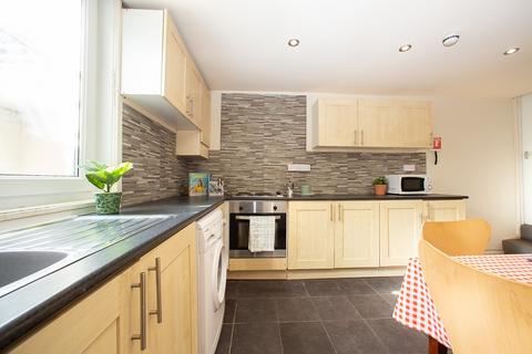 1 bedroom in a house share to rent, 81 Headingley Avenue, Headingley, Headingley, Leeds, LS6 3ER