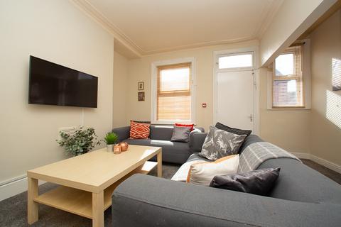 1 bedroom in a house share to rent, 81 Headingley Avenue, Headingley, Headingley, Leeds, LS6 3ER