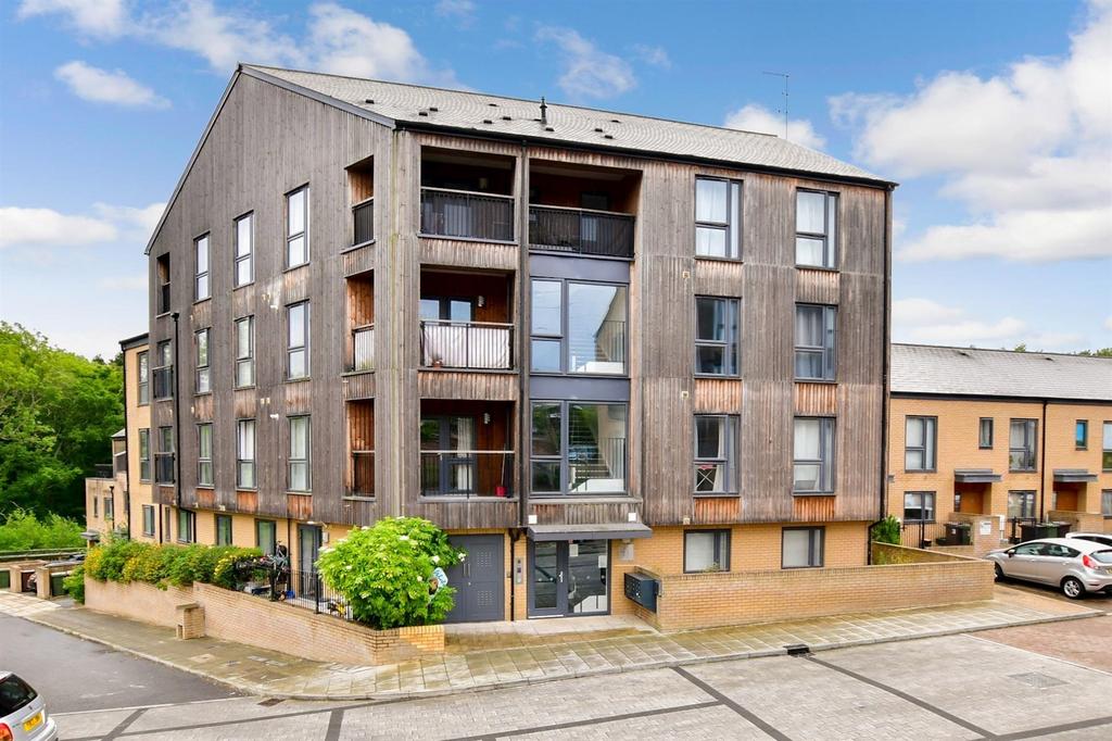 Lakewood Drive, Tunbridge Wells, Kent 1 bed apartment for sale £200,000