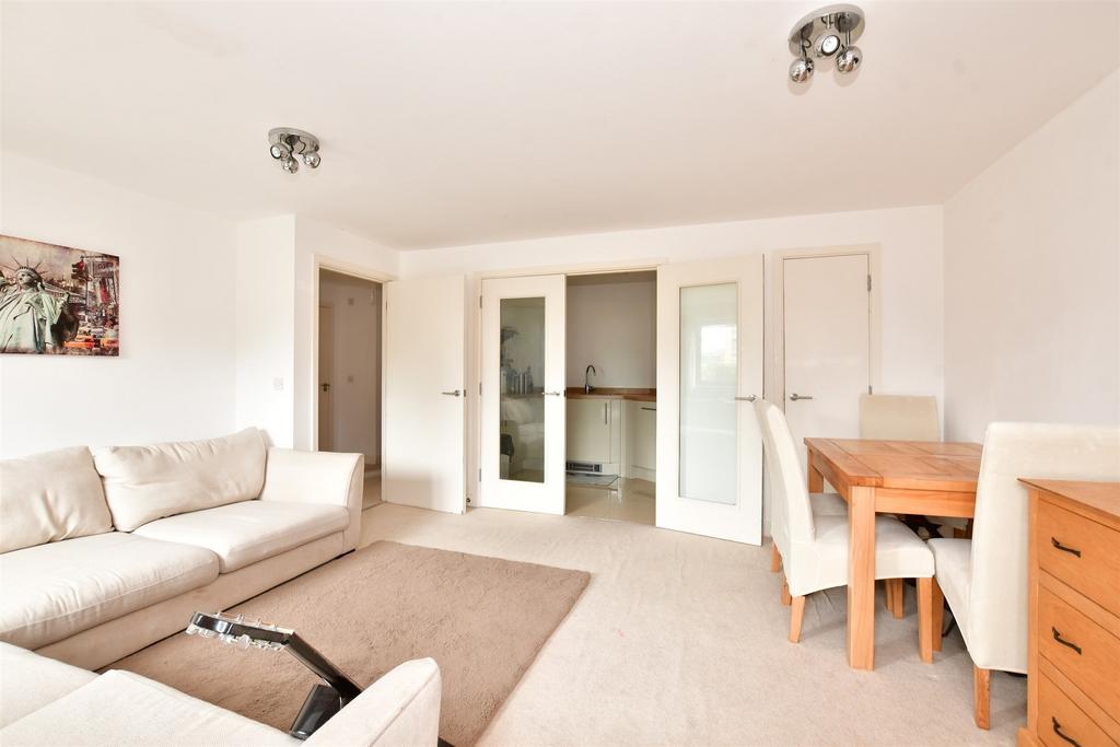 Lakewood Drive, Tunbridge Wells, Kent 1 bed apartment for sale £200,000