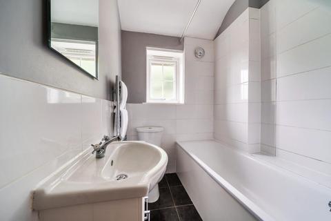 80 Ballamore Road, Bromley, BR1 5LL