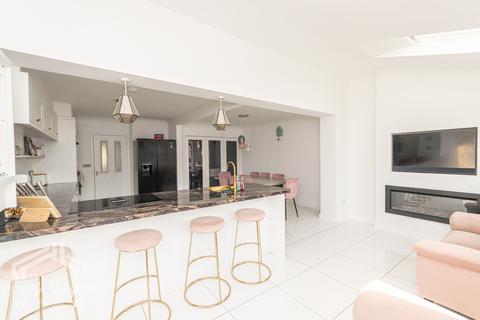 undefined, 4 Britannia Walk