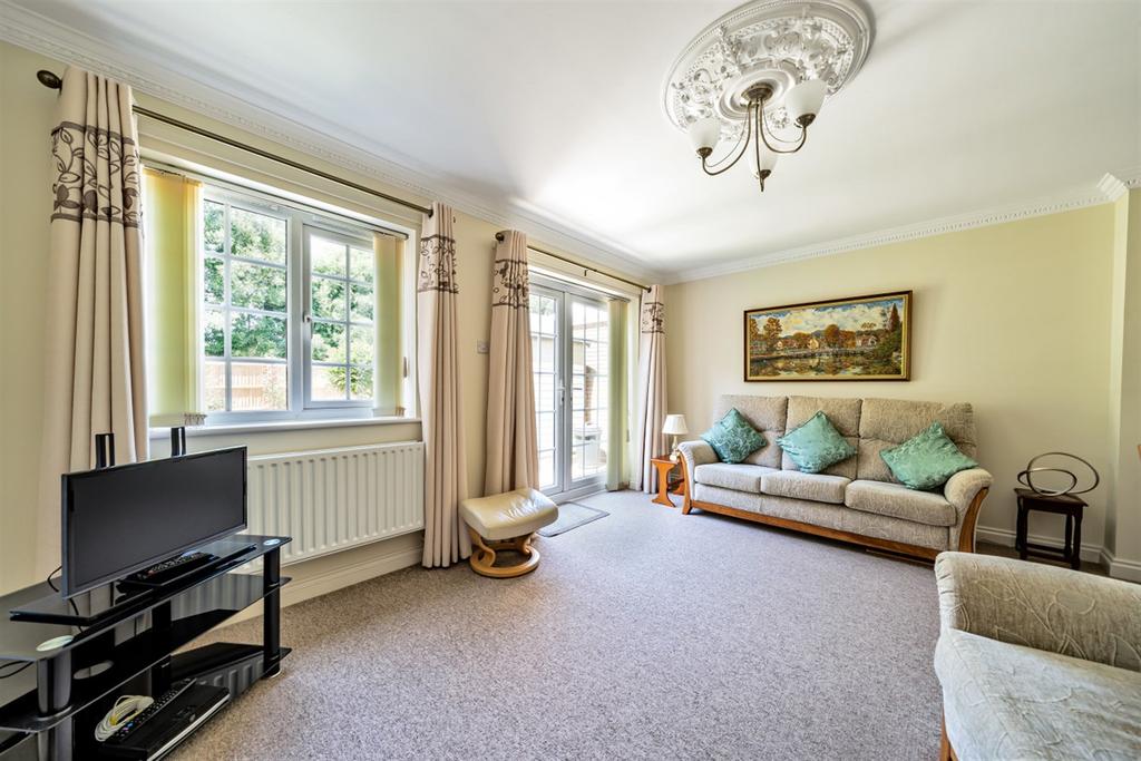 Nyetimber Lane, Bognor Regis, PO21 3 bed detached house for sale £350,000