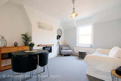 2 bedroom flat for sale, Westgate Bay Avenue, Westgate-on-Sea, CT8