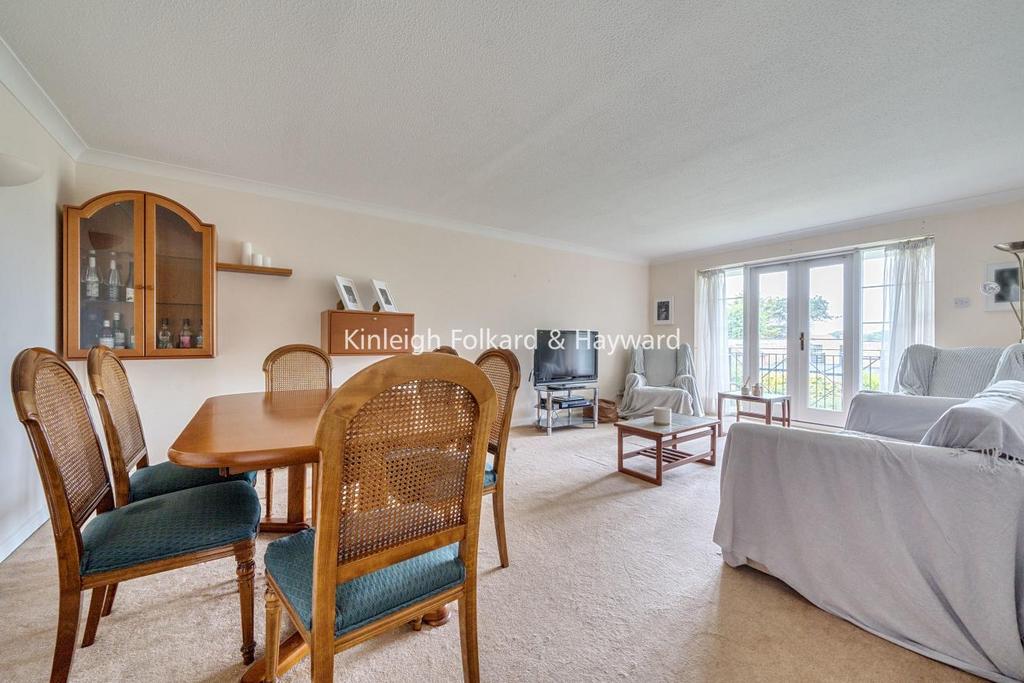 Chase Side, Southgate 2 bed flat for sale £450,000