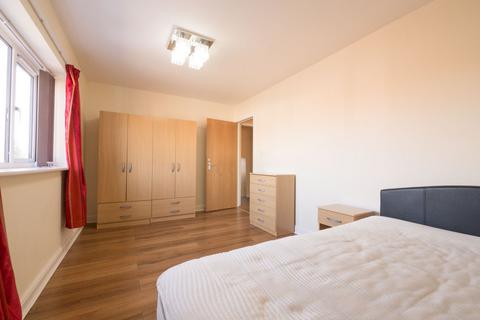 2 bedroom apartment to rent - Dialstone Lane, Stockport SK2