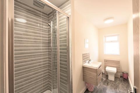 2 bedroom apartment to rent - Dialstone Lane, Stockport SK2