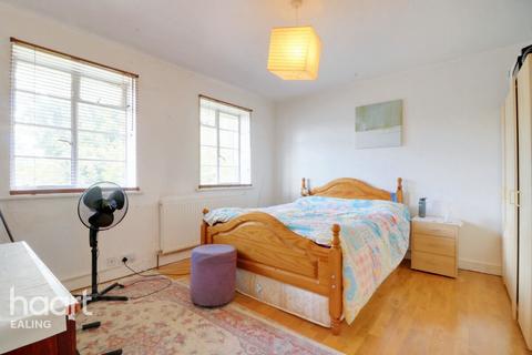 undefined, Ashbourne Road, London