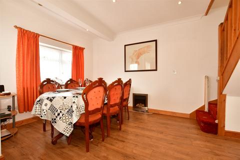66 Dunes Road, Greatstone, New Romney, TN28 8SW