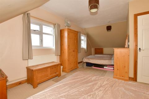 66 Dunes Road, Greatstone, New Romney, TN28 8SW