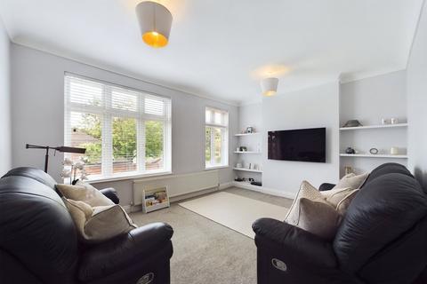24a Lime Grove, Ruislip, HA4 8RY