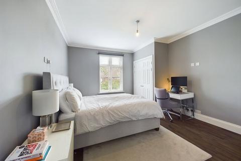 24a Lime Grove, Ruislip, HA4 8RY