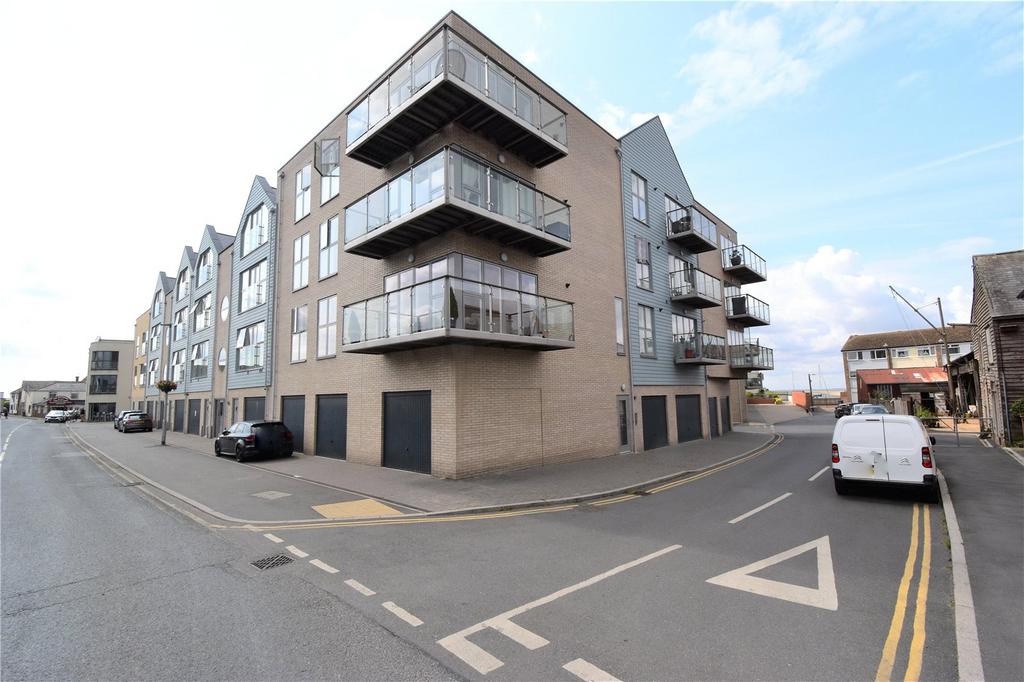 Waterside Marina, Brightlingsea, Colchester, Essex, CO7 1 bed apartment