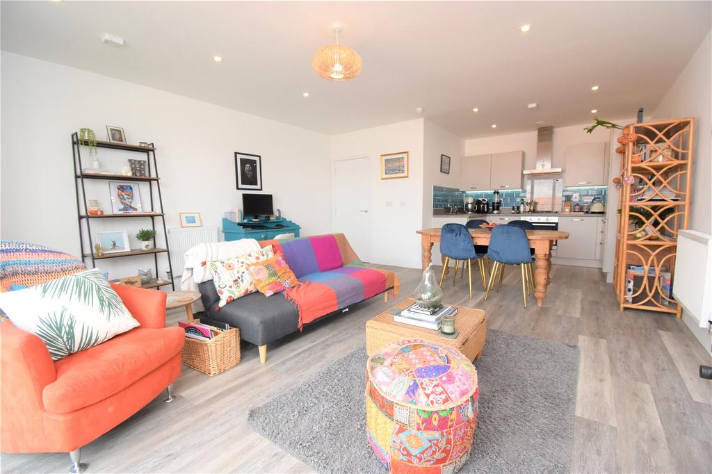 Waterside Marina, Brightlingsea, Colchester, Essex, CO7 1 bed apartment £875 pcm (£202 pw)