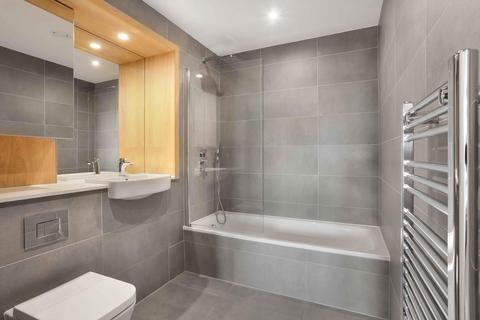 2 bedroom flat to rent - Moat Street, London, SW11