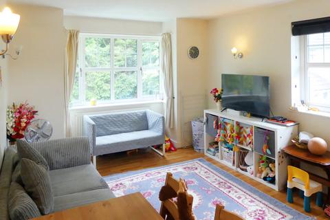 2 bedroom flat for sale, Tinsley Lane, Crawley RH10