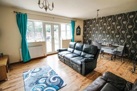 45 Handsworth Crescent, Rhyl, LL18 4HP