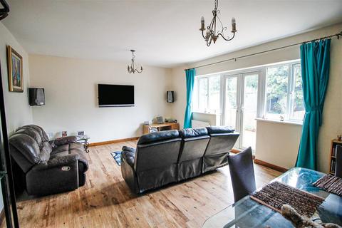 45 Handsworth Crescent, Rhyl, LL18 4HP