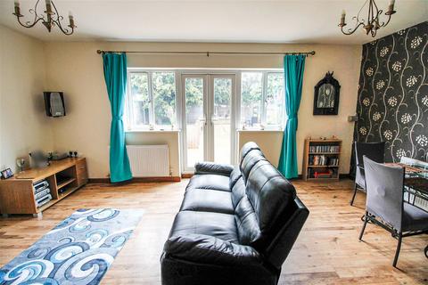 45 Handsworth Crescent, Rhyl, LL18 4HP