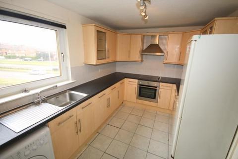 3 bedroom flat to rent, Calder Gardens, Edinburgh, EH11
