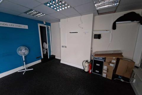 Office to rent, Calder Road, Dewsbury
