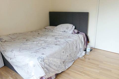 1 bedroom flat for sale, Hawkhurst Walk, Crawley RH10
