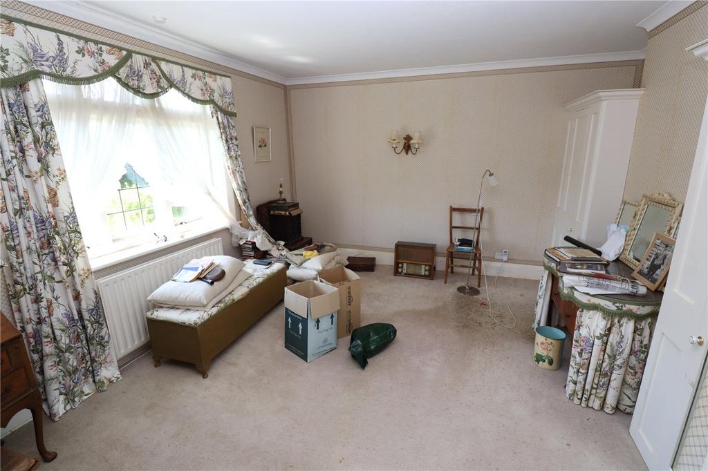 Barton Court Avenue, Barton On Sea, Hampshire, BH25 4 bed detached