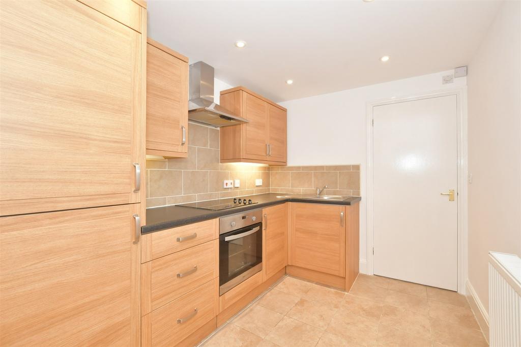 Kirby Road, North End, Portsmouth, Hampshire 3 bed terraced house for