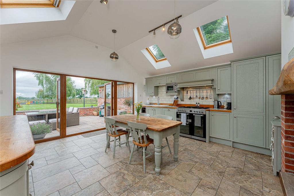 Kitchen 1