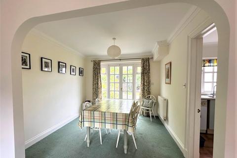 5 Somerville Lea, Aldeburgh, IP15 5LH