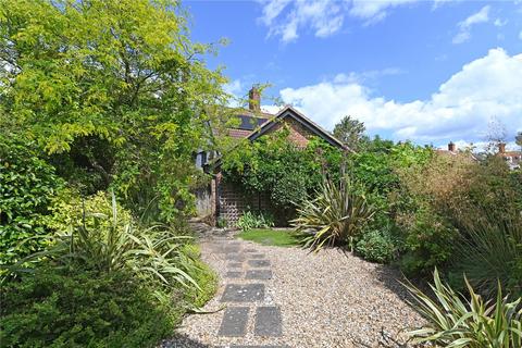 5 Somerville Lea, Aldeburgh, IP15 5LH