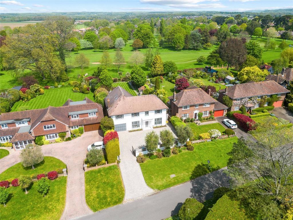 East Drive, Angmering, Littlehampton, West Sussex, BN16 5 bed detached