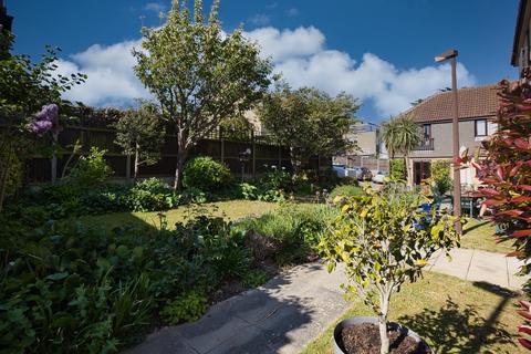 1 bedroom flat for sale, West Cliff Road, Broadstairs, CT10