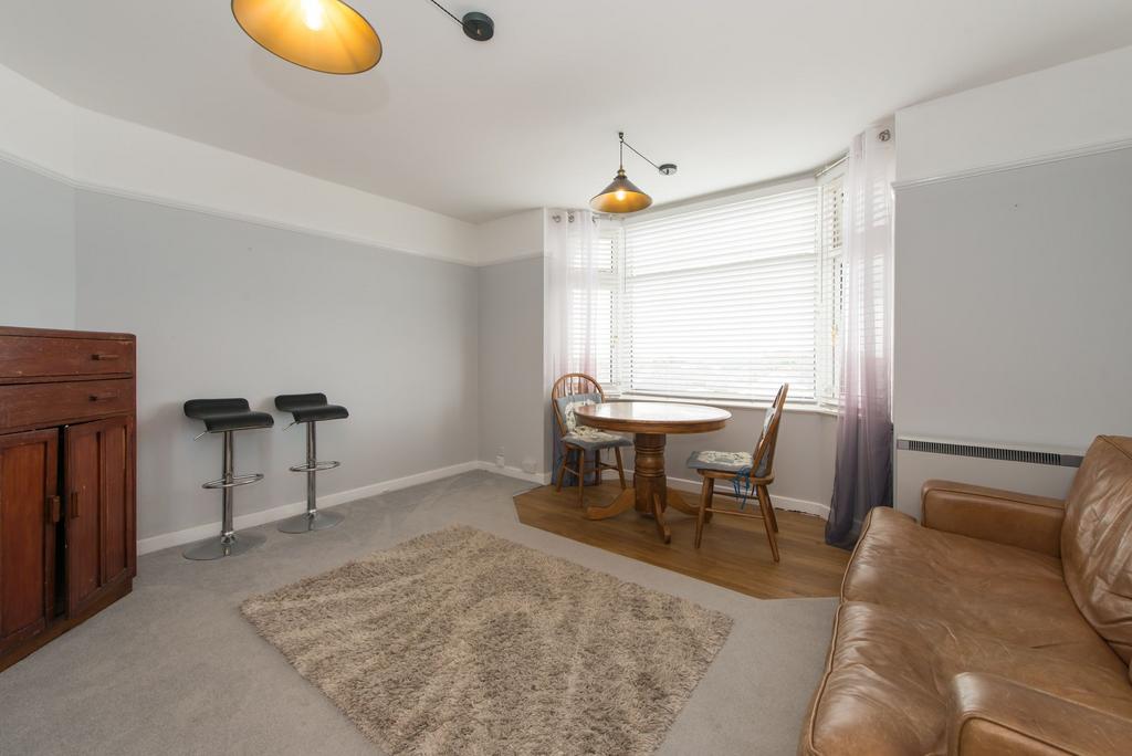 Goodwin Road, Ramsgate, CT11 2 bed flat for sale £200,000