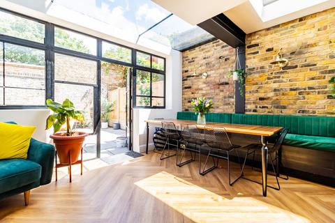 47 Worlingham Road, London, SE22 9HD
