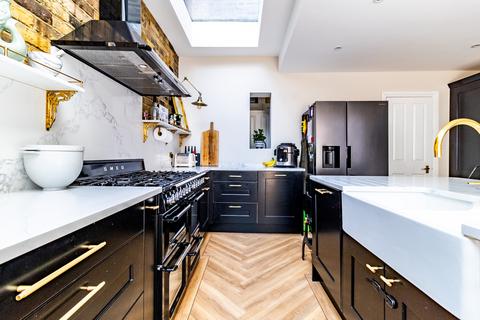 47 Worlingham Road, London, SE22 9HD