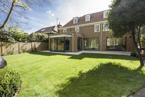 2 Elm Walk, London, NW3 7UP