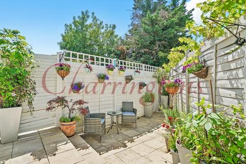 2 bedroom flat for sale, Two Bedroom Garden Flat For Sale Park Road NW4