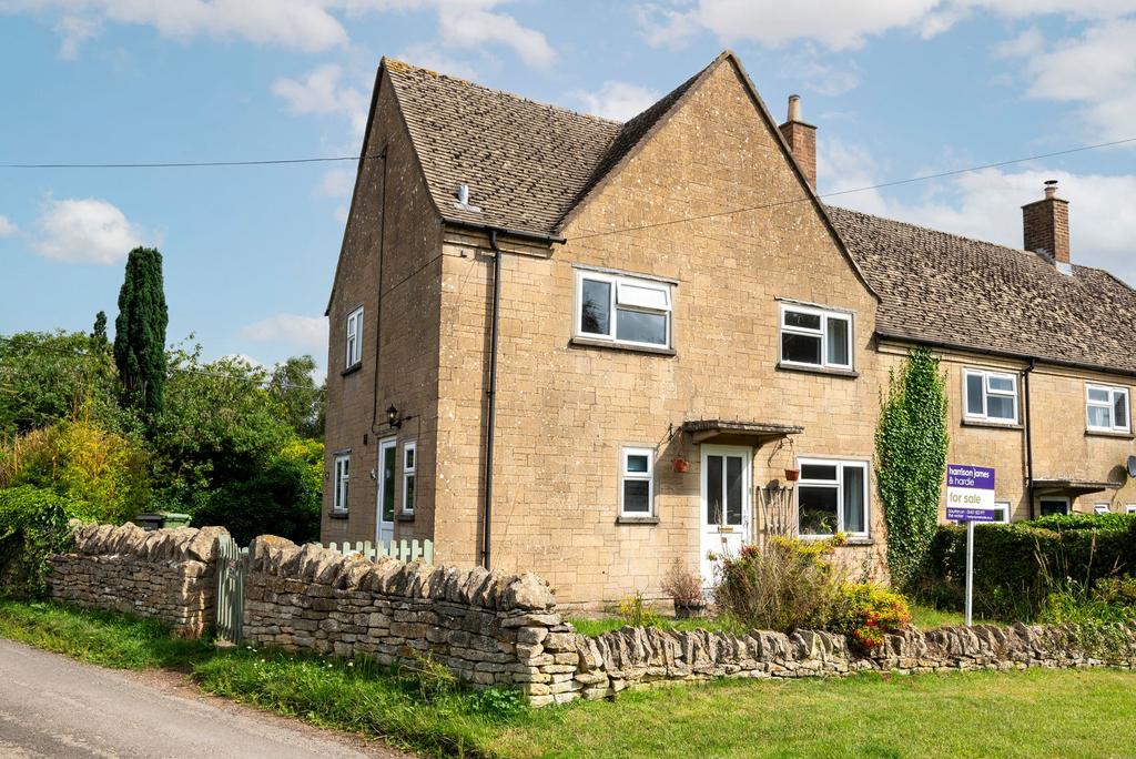ClaptonOnTheHill, Cheltenham, GL54 3 bed terraced house for sale £300,000