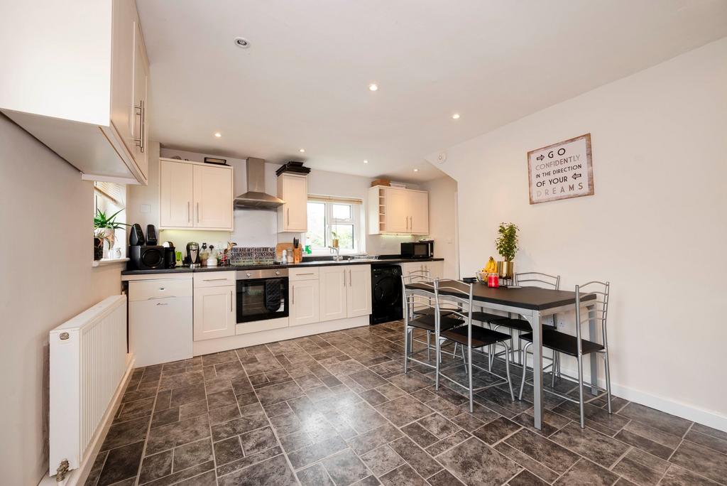 ClaptonOnTheHill, Cheltenham, GL54 3 bed terraced house £300,000